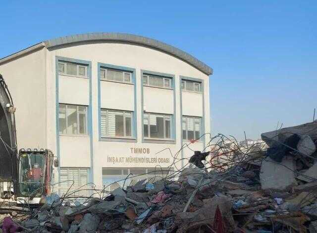 Kahramanmaraş merkezli iki deprem tüm binaları yıkarken İnşaat Mühendisleri Odası'na ait bina dimdik ayakta kaldı