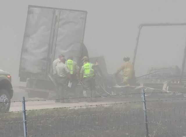 ABD'de kum fırtınası nedeniyle 72 araç zincirleme kaza yaptı: 6 ölü, 37 yaralı