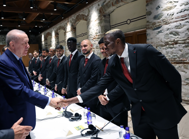 Cumhurbaşkanı Erdoğan, Galatasaray futbol takımını kabul etti