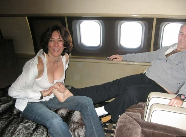 Epstein'in ortağı Maxwell, Temsilciler Meclisi Komitesinde susma hakkını kullandı