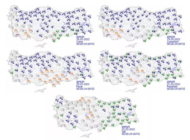 Meteoroloji'nin raporuna göre İstanbul'da etkili olan kar yağışı salı gününe kadar devam edecek