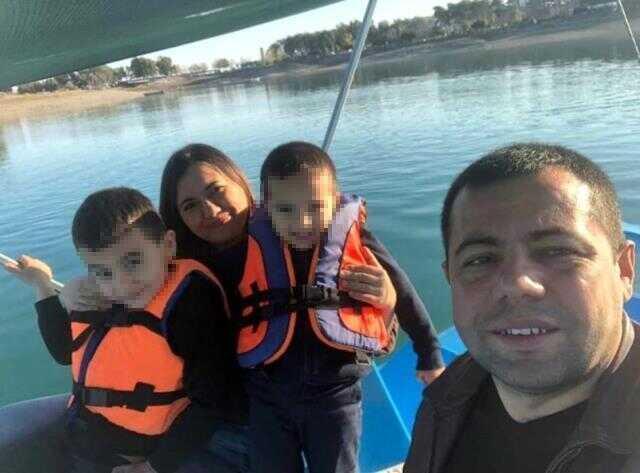 Depremden şans eseri kurtulan polis memuru, iki çocuğunu ve eşini elleriyle toprağa verdi