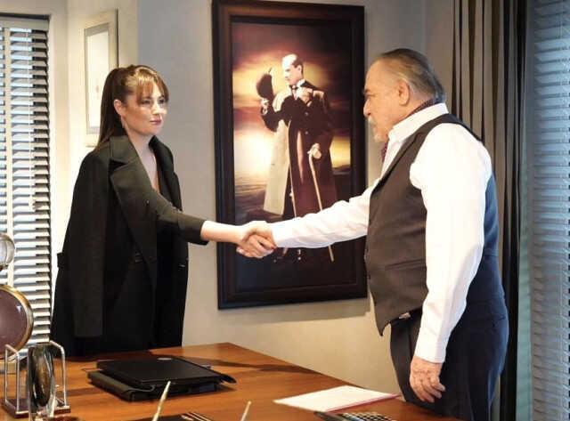 Yalı Çapkını Pelin'in annesi kimdir, Zerrin kim? Toprak Sağlam kimdir? Yalı Çapkını Pelo'nun annesini kim canlandırıyor?