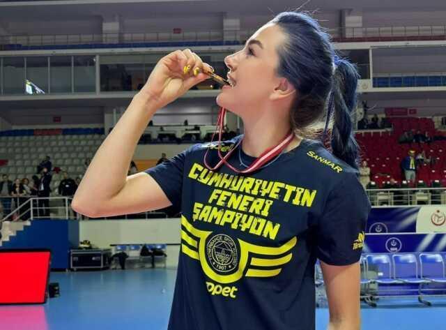 Meryem Boz Milli Takımdan ayrıldı mı? Meryem Boz hangi takımda 2023? Meryem Boz neden milli takımda oynamıyor? Meryem Boz milli takımı bıraktı mı?