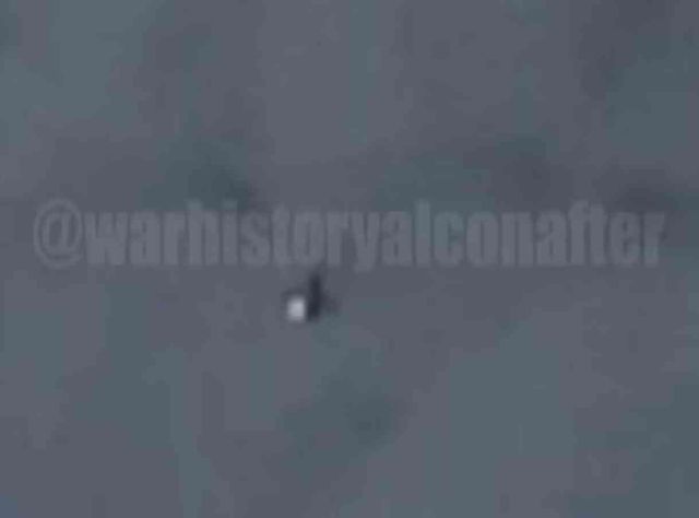 Uçağı vurulan Rus savaş pilotu, uçaktan atladığı anları videoya çekti