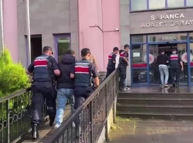 Bungalovda silahlı saldırının görüntüleri ortaya çıktı! Önce saldırı sonra tatil