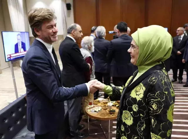 Cumhurbaşkanı Erdoğan: 'Türkiye'ye ve Türk kültürüne hizmet eden, katkı sunan herkesin başımızın üstünde yeri vardır'