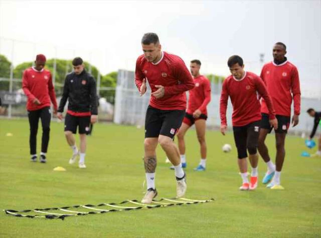 SİVASSPOR- BAŞAKŞEHİR MAÇI CANLI İZLE! Sivasspor- Başakşehir maçı canlı (HD) izleme linki!
