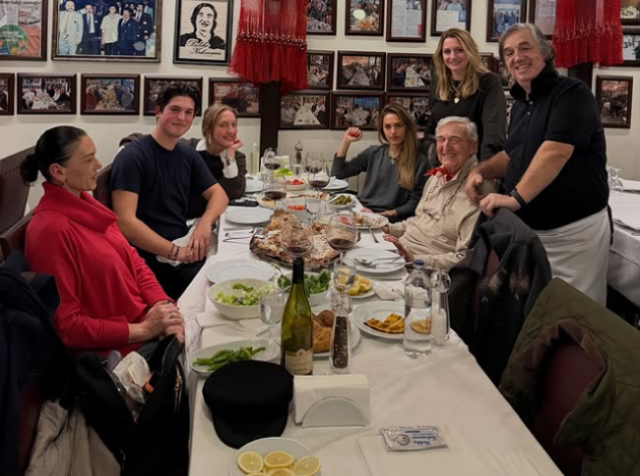 Rahmi Ko&ccedil;'un torunlarıyla gittiği balık&ccedil;ının fiyatları dudak u&ccedil;uklattı