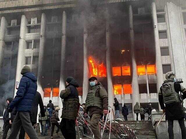 Son Dakika: Kazakistan'da ortalık iyice karışacak! Cumhurbaşkanı, eylemciler için orduya ''vur'' emri verdi
