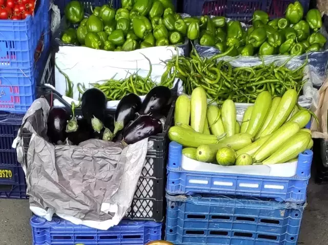 Kar yağışı İstanbul'daki sebze ve meyve hallerini etkiledi! Fiyatlarda yüzde 100'lük artış var