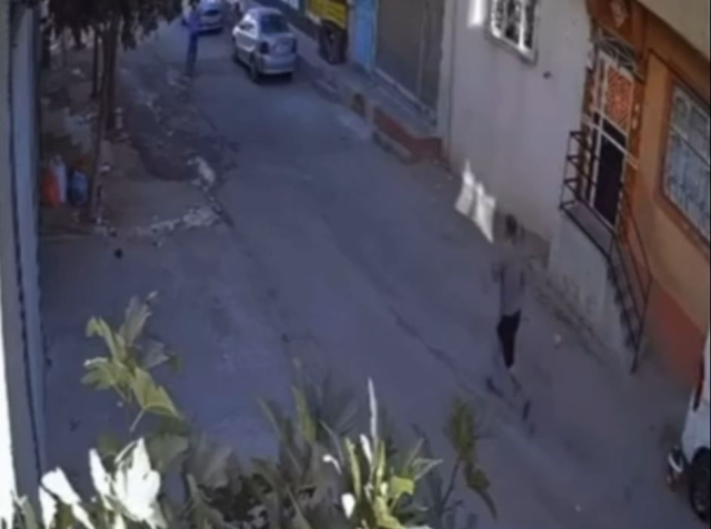 Gaziantep'te güpegündüz çocuk kaçırma girişimi son anda engellendi