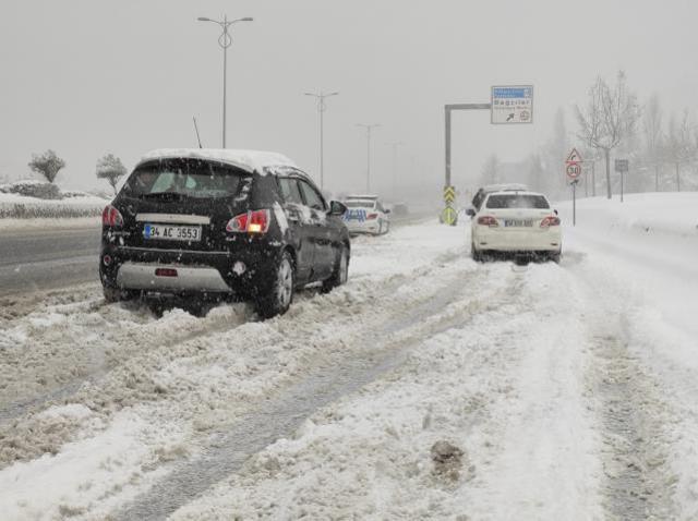 İBB Başkanı İmamoğlu'ndan vatandaşlara uyarı: En yoğun kar yağışı cumartesi olacak, evinizde kalın