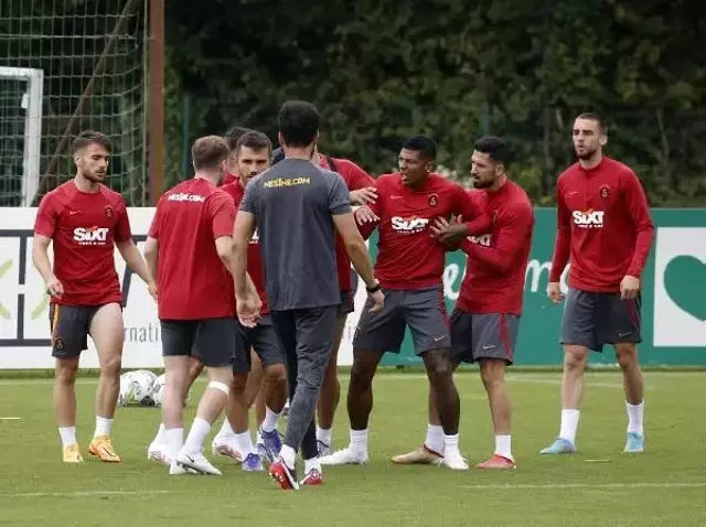 Galatasaray idmanında Van Aanholt'la birbirine giren Kerem'den ilk sözler: Sıkıntı yok