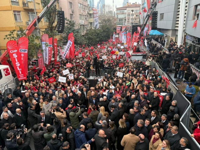 CHPli Belediye Başkanı Rıza Akpolat'ın Gözaltına Alınması Sonrası 'Halk Buluşması' Düzenlendi