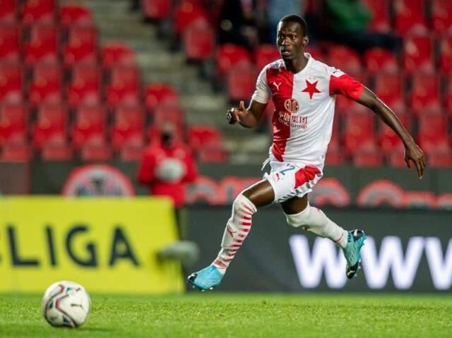 Fenerbahçe çıldırdı! Geleceğin en iyi futbolcuları arasında gösterilen Sima için teklif yapıldı