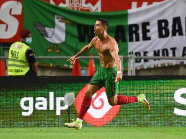 Tarihin her sayfasında artık o var! Ronaldo, İrlanda'ya attığı gollerle Guinnes Rekorlar Kitabı'na girdi