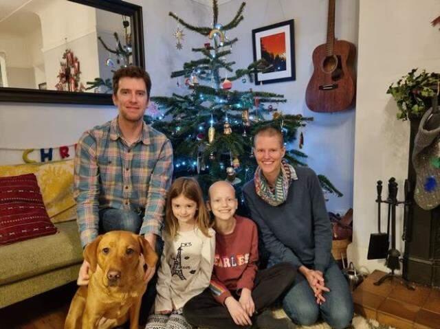 Evde küçük kızın üzerine atlayan köpek, acı gerçeği gün yüzüne çıkardı