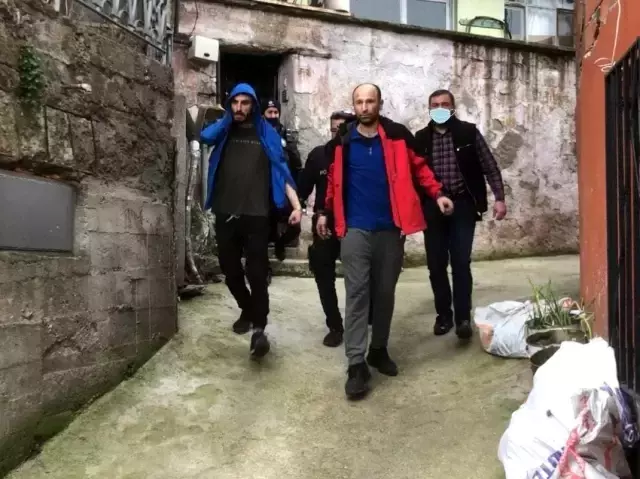 Çocuk parkında dehşet...Kendilerine saldıran Pitbull köpekleri tabancayla öldürdüler