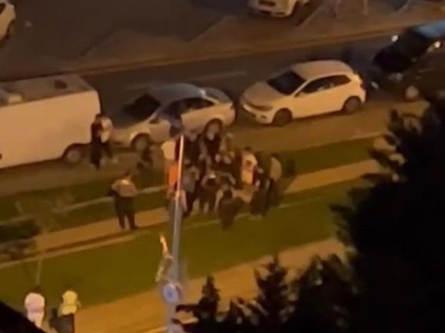 İstanbul'da konserde bıçaklı dehşet: Suç makinesi 2'si polis 6 kişiyi yaralayıp gasp ettiği araçla kaçmaya çalıştı