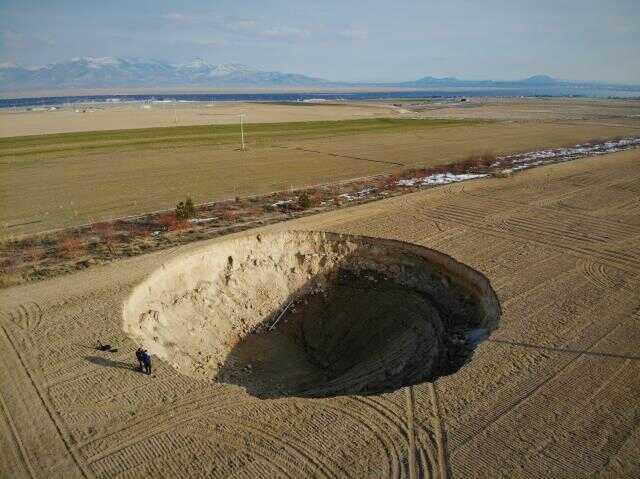 Konya'da iki fay arasında 37 metre çapında obruk oluştu