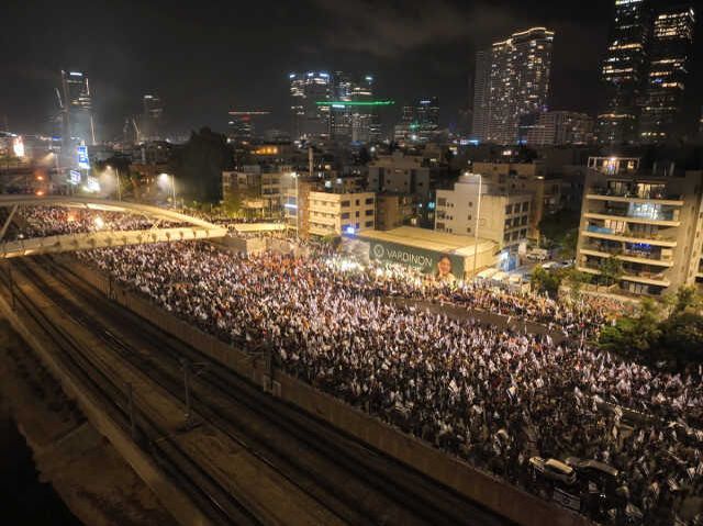 Netanyahu'nun oğlundan, protestoları ABD'nin fonladığı iddiası