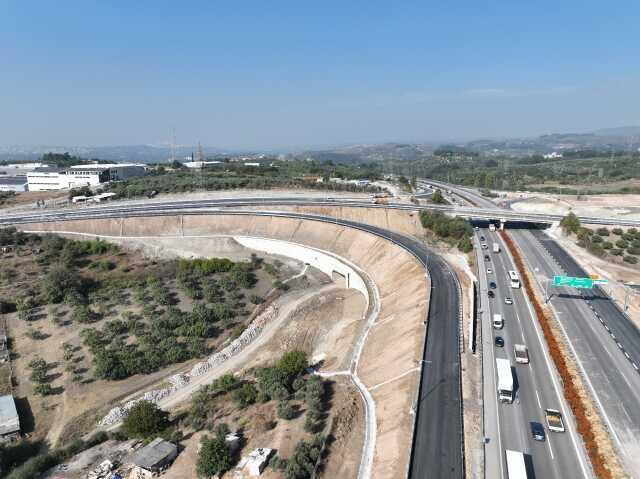 Bursa Büyükşehir Belediyesi, DOSAB Kavşağı'ndaki Ulaşım Sorununu Çözüyor