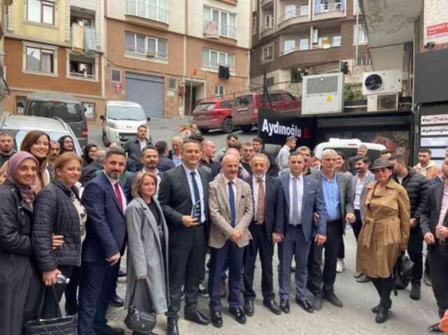 Ardeşen Belediye Başkan adayları, Ardeşenliler Derneği'nde vatandaşın sorularını yanıtladı