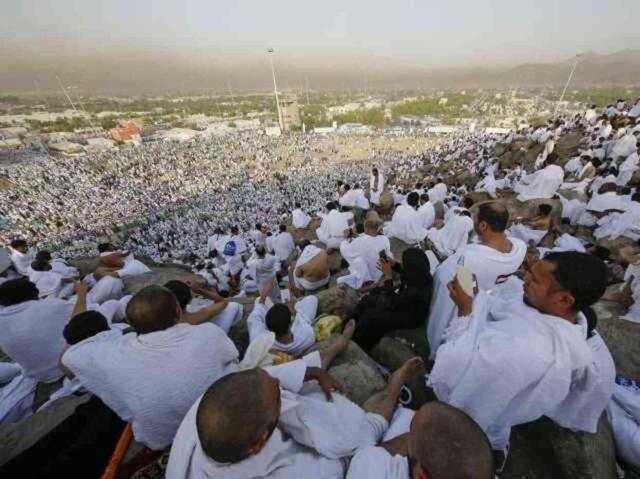 Diyanet'ten 'Kural dışı hac' uyarısı! Hac vizesi dışındaki vizelerle ibadet edenlere 85 bin lira ceza