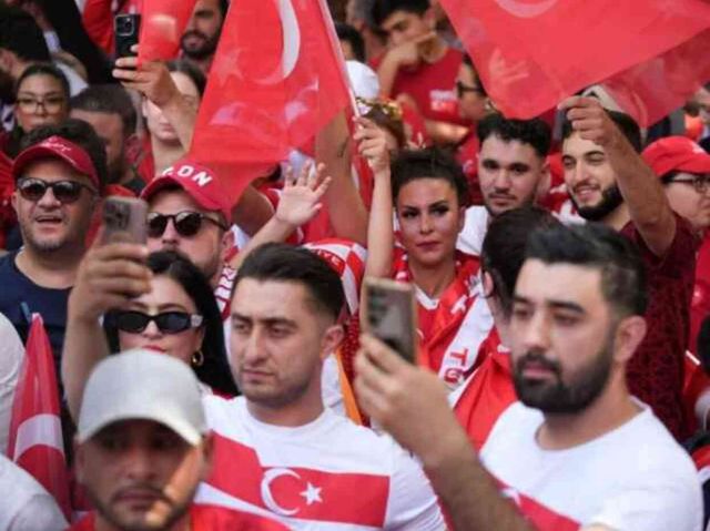 Görüntüler görmeye değer! Dışarısı böylese akşam stat nasıl olur?