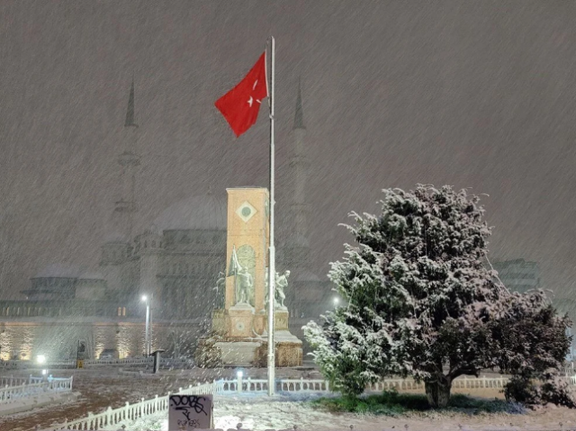 İstanbul karlar altında! Tüm ilçeler sarı kodlu uyarı