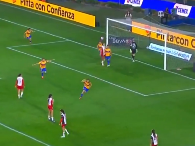 kadın futbolcudan Zlatan Ibrahimovic'i hatırlatan gol