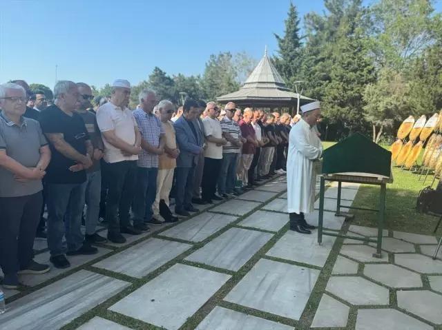 Usta sanatçı Mehmet Erenler son yolculuğuna uğurlandı