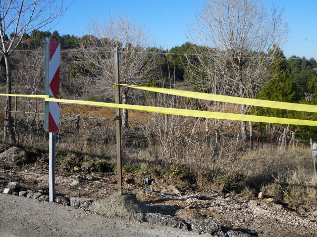 'Benim arazim' dedi, köy yolunu kestirdi