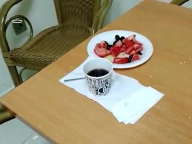 Saldırıya uğrayan HDP binasından ilk kareler! Deniz Poyraz'ın kahvaltı tabağı masada