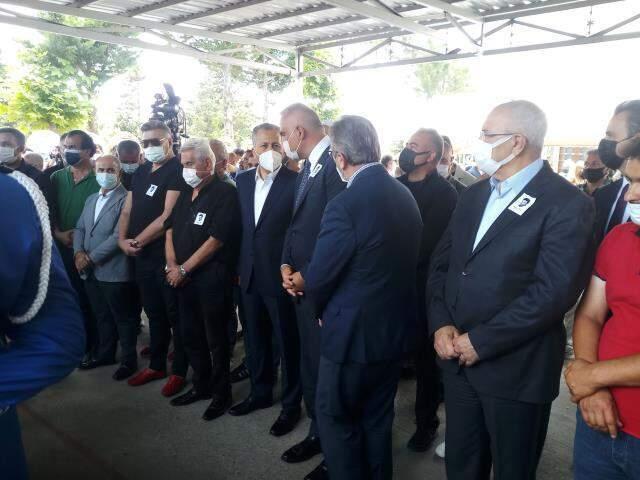 Yeşilçam'ın unutulmaz oyuncusu Kartal Tibet'e veda! Fotoğrafının altındaki manidar yazı dikkat çekti