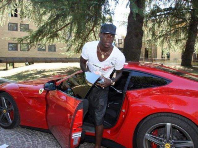 Bir dünya yıldızı daha Süper Lig'de! Mario Balotelli, önümüzdeki hafta imza için Türkiye'ye geliyor