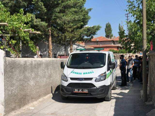 Aile arasında dehşet! Kendisine baltayla saldıran oğlunu vurarak öldürdü