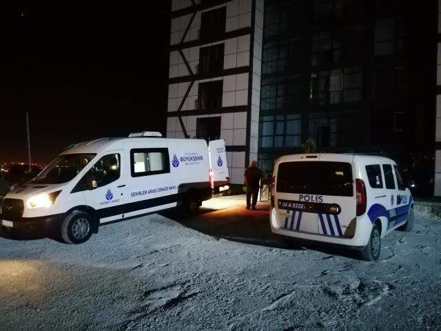 Kötü koku şikayetiyle eve giren ekipler, bir haftadır haber alınamayan şahsın cansız bedeniyle karşılaştı
