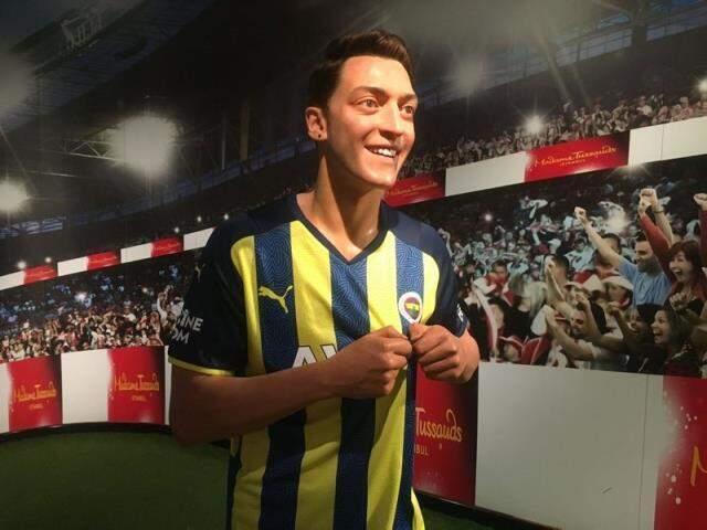 Mesut Özil'in balmumu figürü, dünyaca ünlü yıldızlarla birlikte İstanbul'da sergilenecek