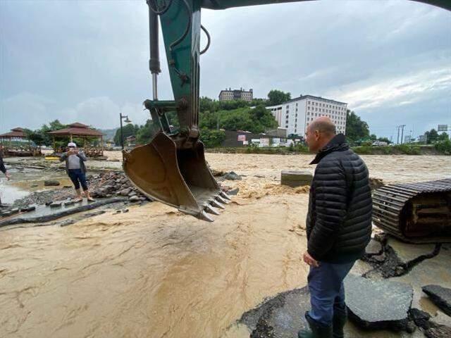 Son Dakika! Bakan Soylu: Artvin'deki sel felaketine patlayan barajın neden olduğu iddiaları doğru değil