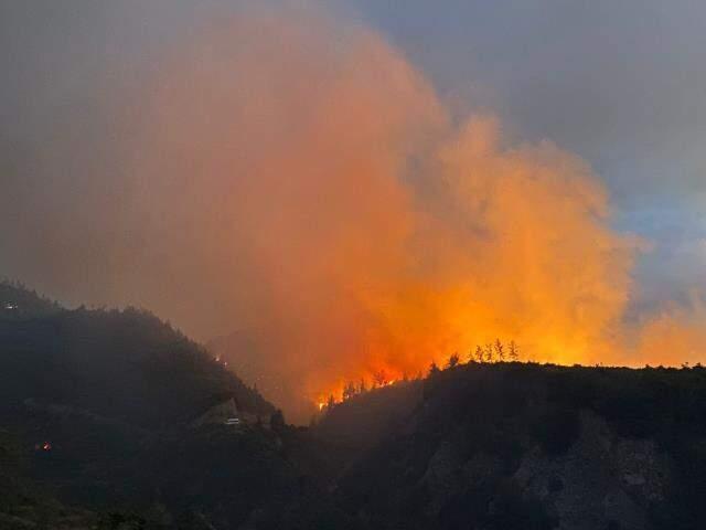 Türkiye için felaket günü! Antalya'dan sonra 5 şehirde daha yangın çıktı