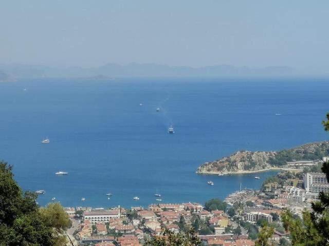 Son Dakika: Milli Savunma Bakanlığı, tahliye çalışmalarına destek vermek amacıyla iki çıkarma gemisini Marmaris'e sevk etti