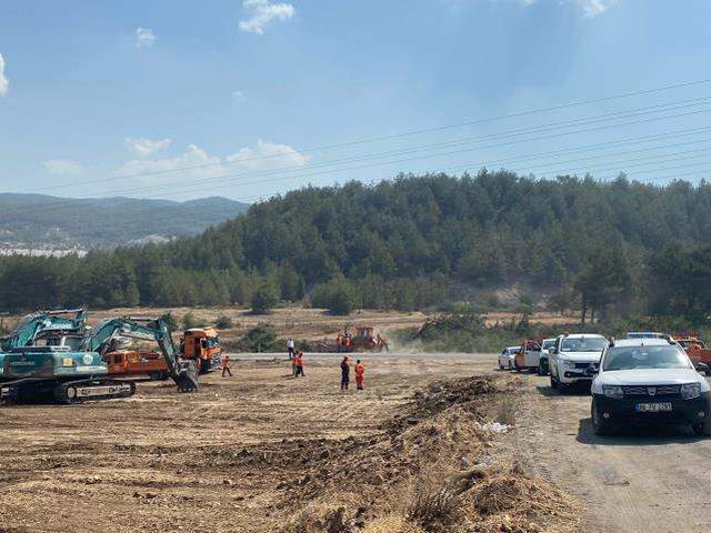 Antalya'daki yangını söndürür söndürmez soluğu Muğla'da aldılar! Orman savaşçılarının mücadelesi duygulandırdı
