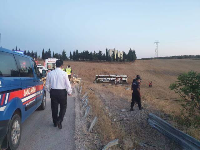 Son Dakika: Balıkesir'de yolcu otobüsü devrildi: 14 kişi hayatını kaybetti, 18 yaralı var