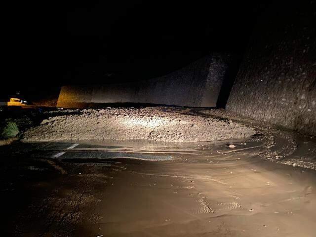 Kars'ta sağanak yağmur sele dönüştü, çok sayıda eve su doldu