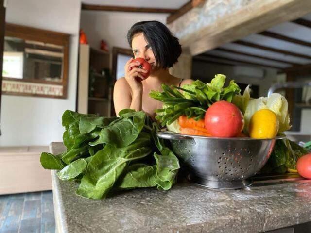 Ünlü şarkıcı Göksel'in köy hayatı bitti