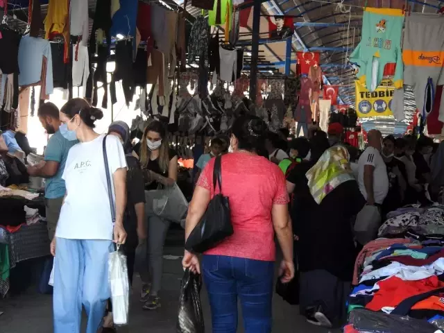 Bulgar ve Yunan turistlerden Edirne'ye kışlık kıyafet akını, tezgâhları didik didik ettiler