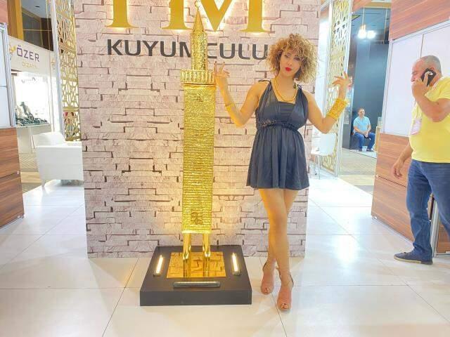 Piyasa değeri 1 milyon 100 bin lira! Altınla kaplanan Tarihi Dört Ayaklı Minare göz kamaştırdı