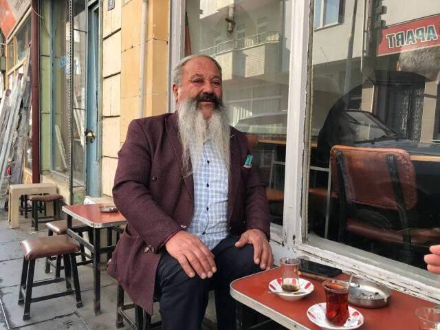 Bayburtlu Pala'nın 18 yıldır kesmediği bıyıkları 73 santimetre uzunluğuna ulaştı! Aylık masrafı bin 500 lira